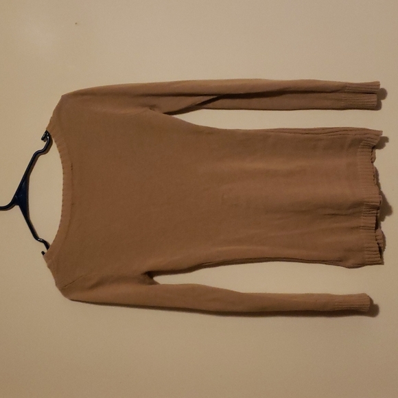 Tan Guess Sweater - Picture 6 of 6